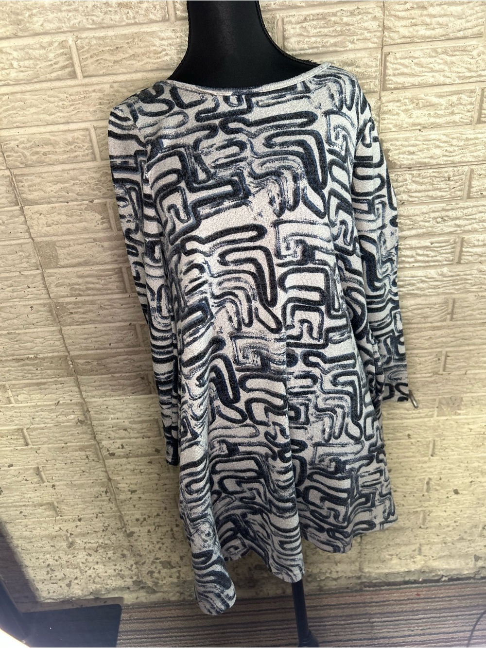 Aryeh Black & White Abstract Swing Dress With Pockets Size Small Oversized